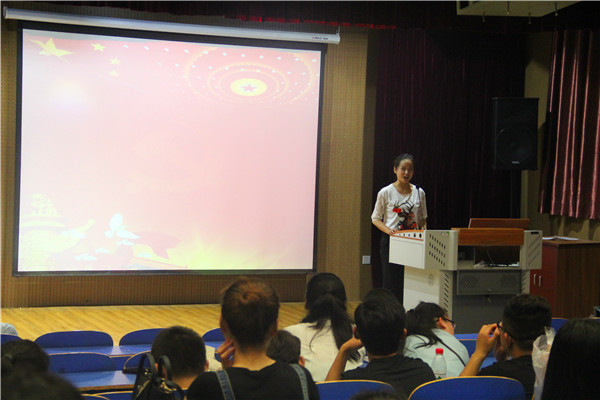 bat365开展“展现青春 萦怀五四”演讲比赛