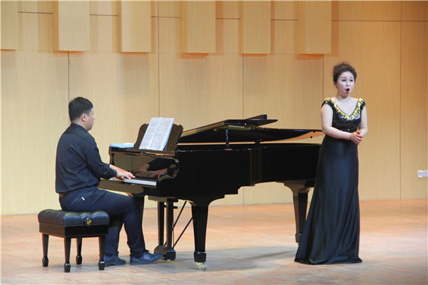 bat365青年教师周其玮副教授举办 “琦音玮烨”独唱音乐会