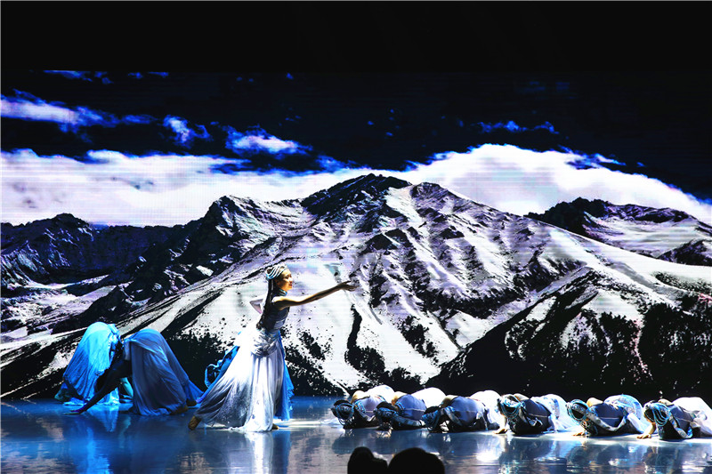 2018061211023312.jpg “谭山骊歌”欢送毕业生音乐文化周精彩纷呈