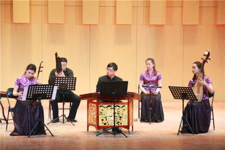 2016051610351935.jpg 中国音乐学院应邀来bat365交流演出