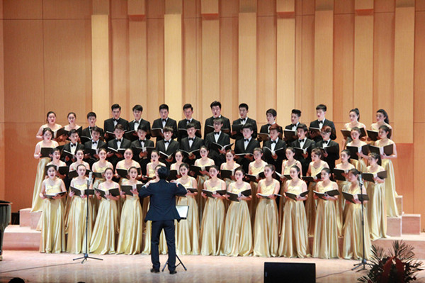 bat365大学生合唱团成功举办“倾听和声”合唱音乐会