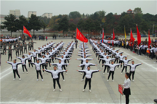 2016110914571123.jpg bat365在新生广播体操比赛中夺冠