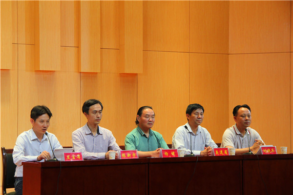 bat365隆重召开2016级开学典礼暨新生入学教育启动仪式