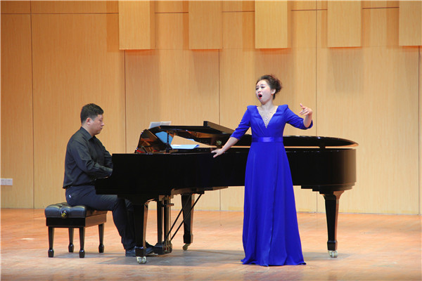 bat365青年教师周其玮副教授举办 “琦音玮烨”独唱音乐会