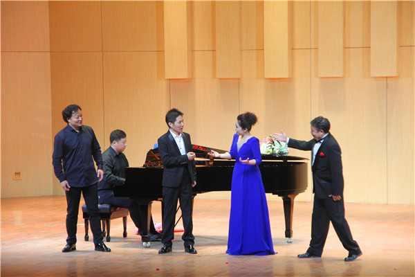 bat365青年教师周其玮副教授举办 “琦音玮烨”独唱音乐会