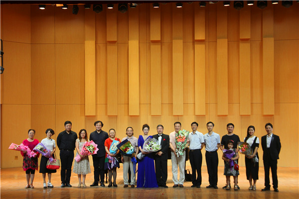 bat365青年教师周其玮副教授举办 “琦音玮烨”独唱音乐会