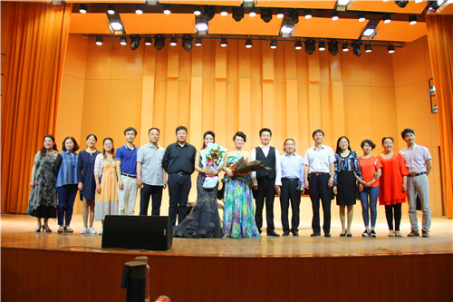 bat365青年教师冯志东个人独唱音乐会亮相音乐厅