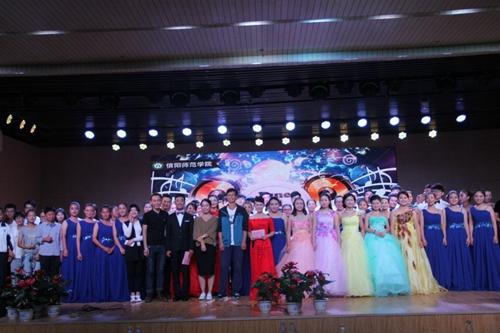 bat365顺利举办“我们的天空，我们的梦”漾年华迎新晚会