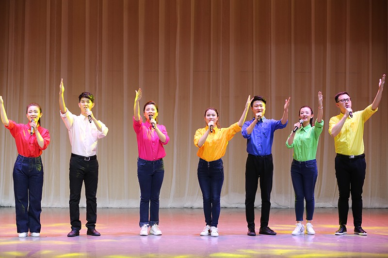 2018061418111011.jpg “中原文化大舞台”话剧专场在我校举行