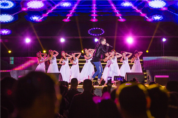 bat365师生参演茶文化节晚会获好评