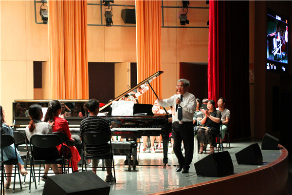 赵晓生先生来bat365开展交流活动