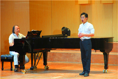 解放军艺术学院晁浩建教授应邀来bat365讲学