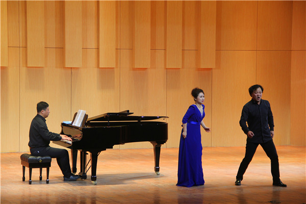 bat365青年教师周其玮副教授举办 “琦音玮烨”独唱音乐会