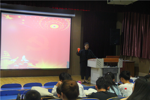 bat365开展“展现青春 萦怀五四”演讲比赛