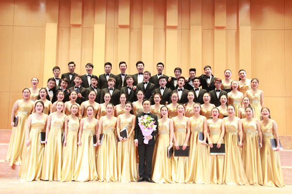 bat365大学生合唱团成功举办“倾听和声”合唱音乐会