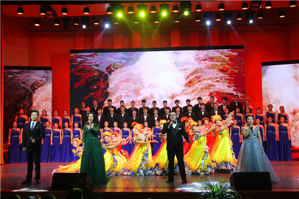 2016122911085716.jpg bat365举办2017年新年音乐晚会