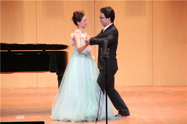 bat365举办歌剧教师专场音乐会