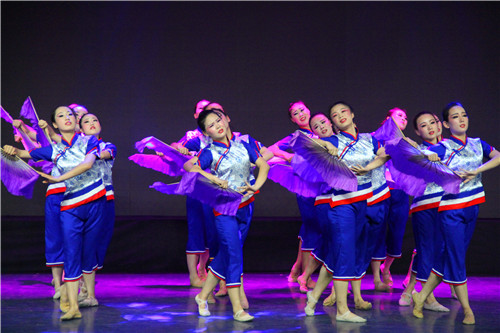 bat365举办欢送毕业生晚会暨2012级舞蹈学班毕业生专业汇报演出