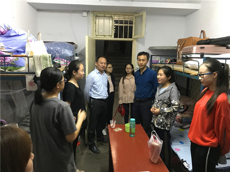 bat365圆满完成2017级迎新工作