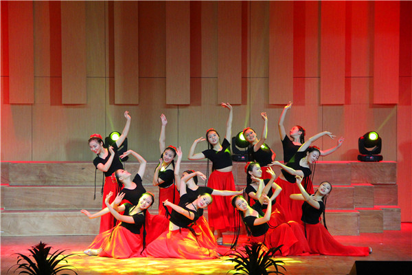 2016092609300310.jpg bat365举行“漾年华”迎新文艺晚会