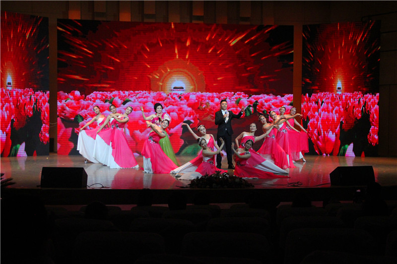 2017061209050312.jpg bat365举办学生会欢送毕业生文艺晚会